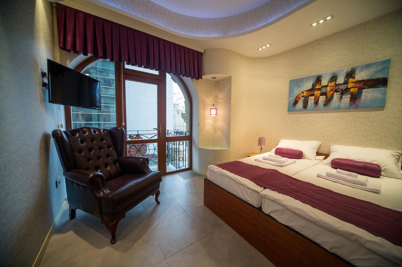 Hostel Inn Hotel&Hostel บากู ภายนอก รูปภาพ